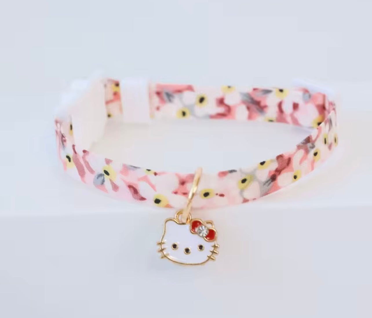 Silent Cat Collar with Pendant - Adjustable & Stylish | Petcore.Ke