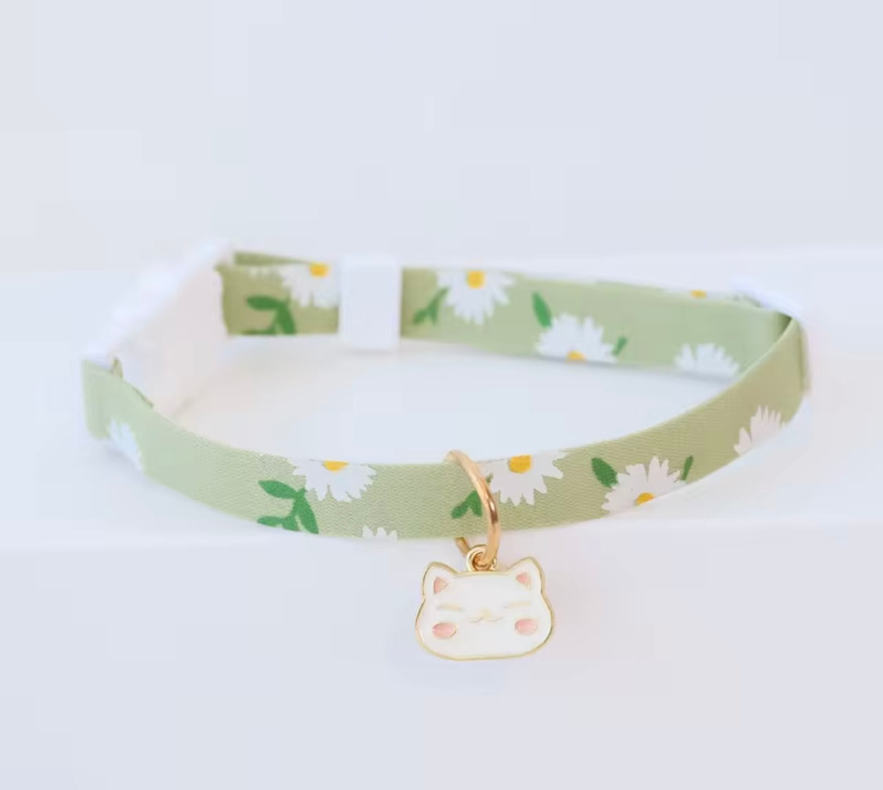 Silent Cat Collar with Pendant - Adjustable & Stylish | Petcore.Ke