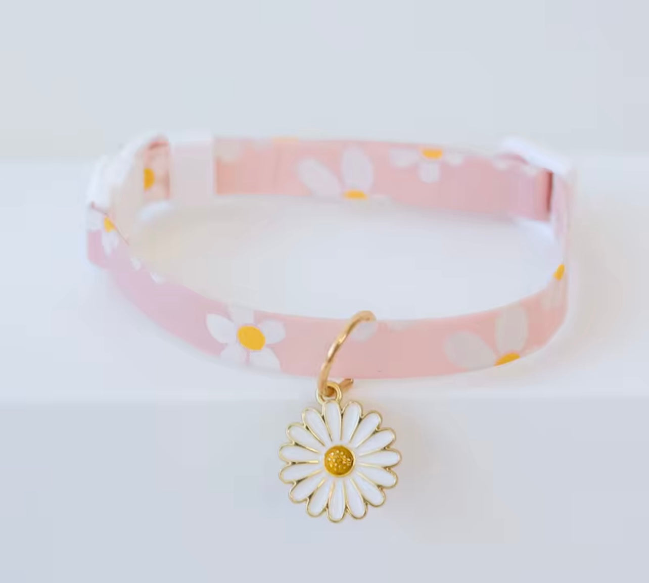 Silent Cat Collar with Pendant - Adjustable & Stylish | Petcore.Ke