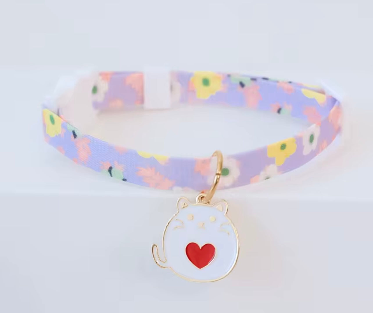 Silent Cat Collar with Pendant - Adjustable & Stylish | Petcore.Ke